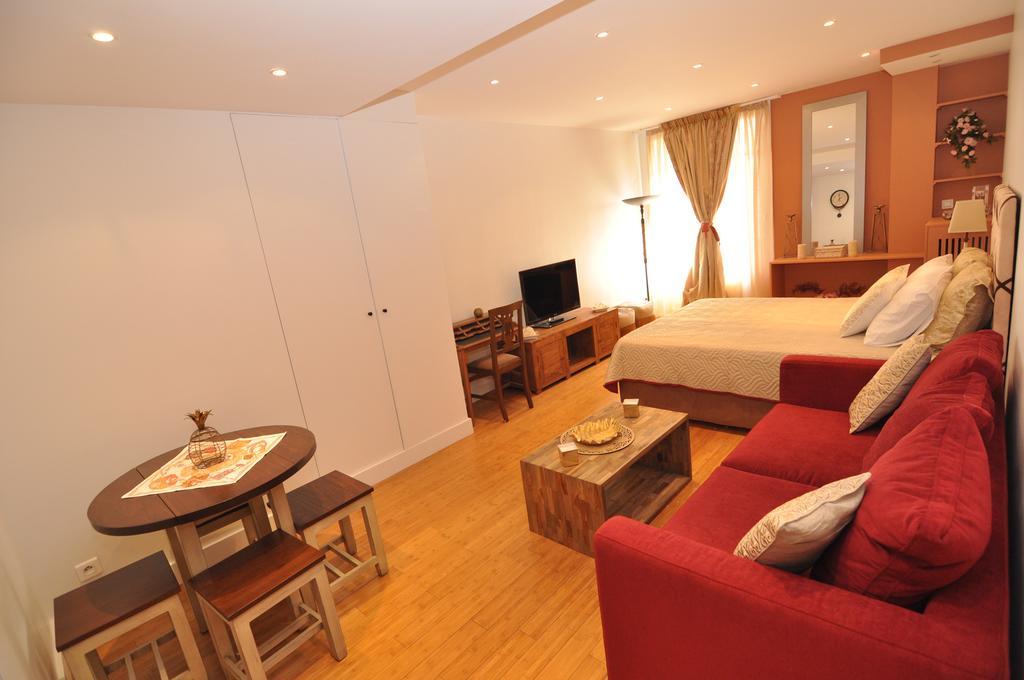 Champs Elysees Executive Apartment Parigi Esterno foto